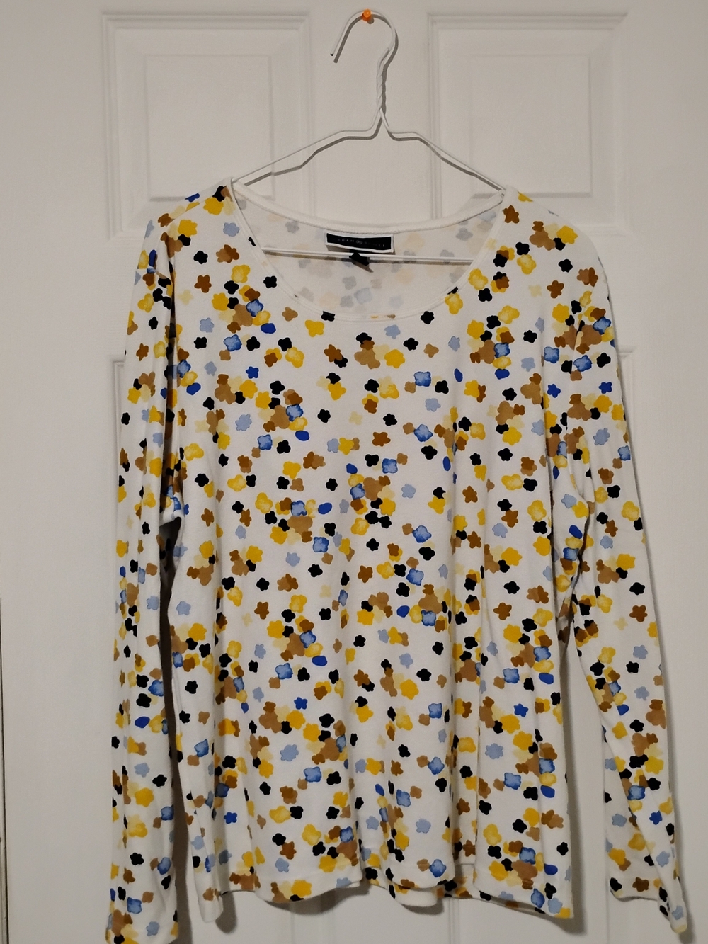 White Floral Dot Long-Sleeve Top Size XL